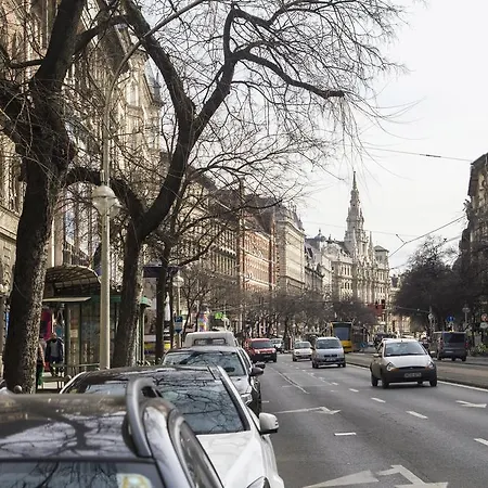 Authentic Grand Boulevard * بودابست